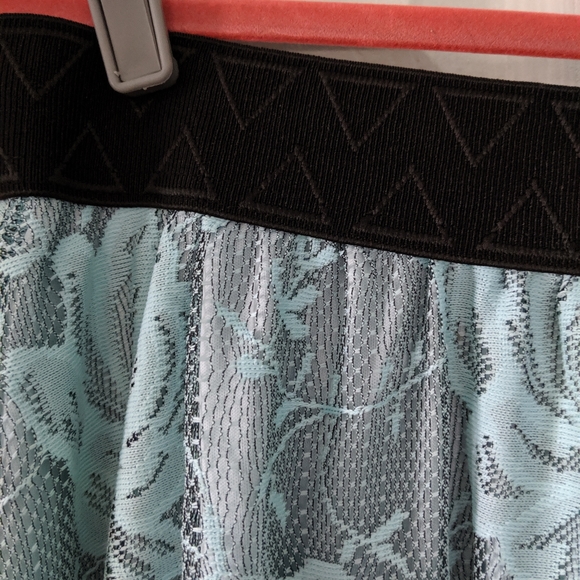 NWT Lularoe Lucy skirt. Seaglass color lace sz m - Picture 2 of 3